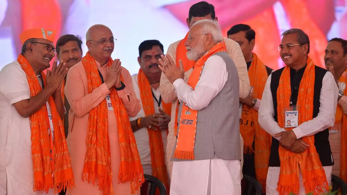 While attacking Cong again, Modi tries to soothe Rajput ire